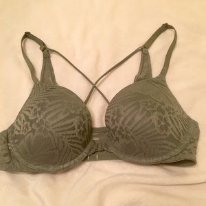 NWOT Victoria Secret Front Closure PushUp Bra